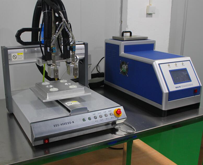 三軸點膠機(jī)